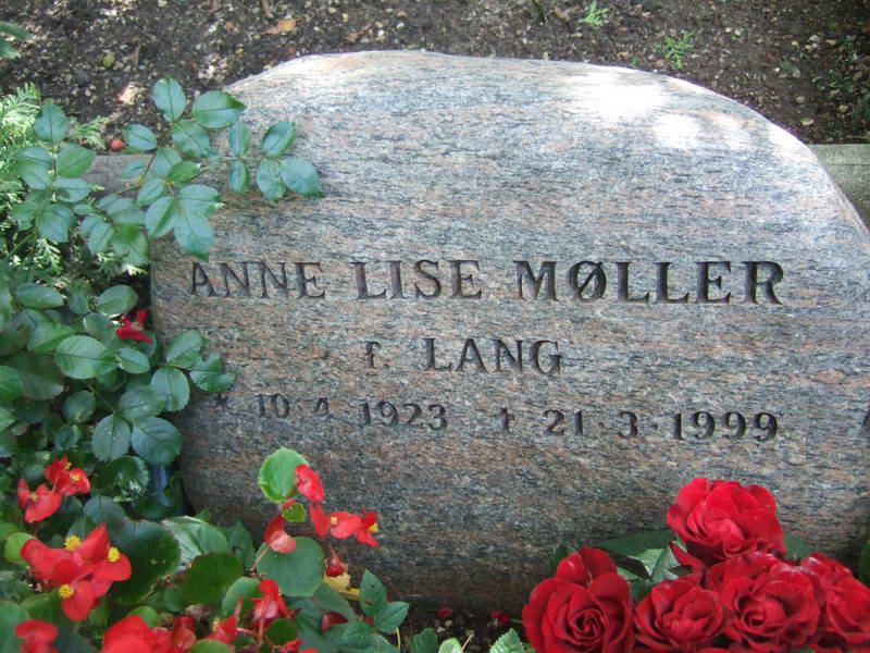 Billede af gravsten p&aring; Holmens Kirkeg&aring;rd