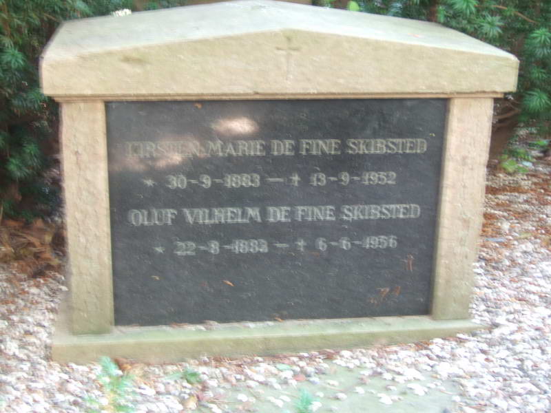 Billede af gravsten p&aring; Holmens Kirkeg&aring;rd