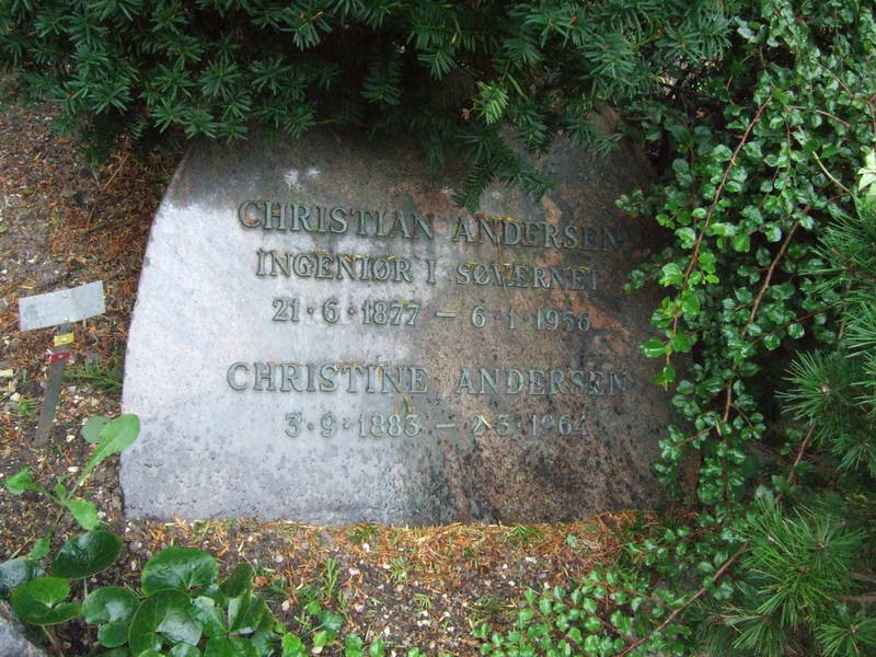 Billede af gravsten p&aring; Holmens Kirkeg&aring;rd