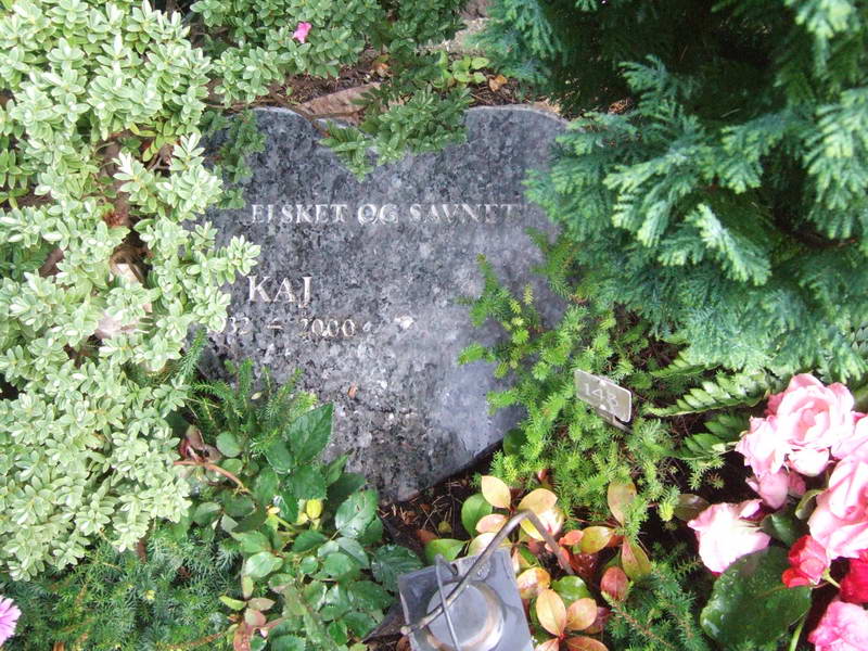 Billede af gravsten p&aring; Holmens Kirkeg&aring;rd
