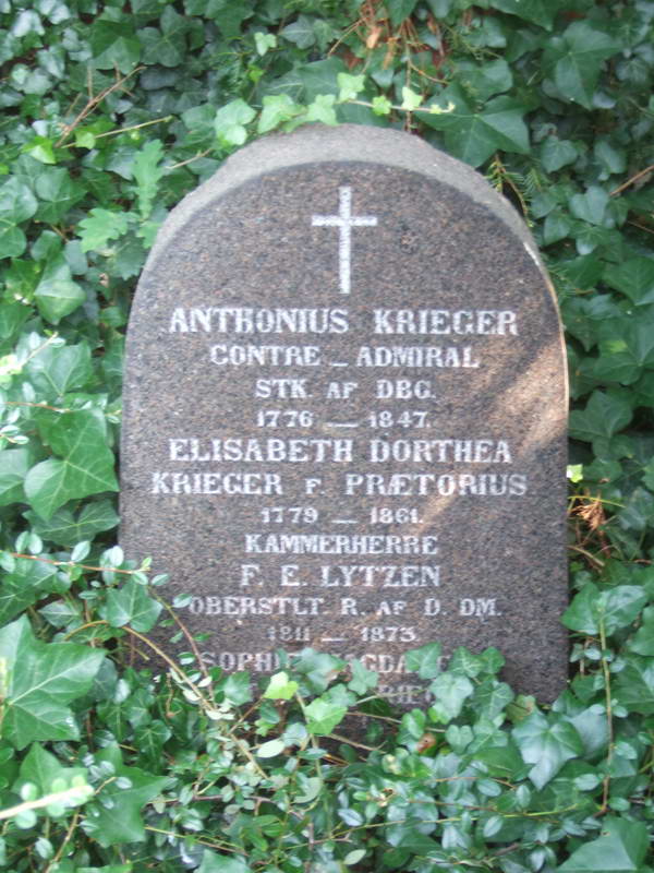Billede af gravsten p&aring; Holmens Kirkeg&aring;rd