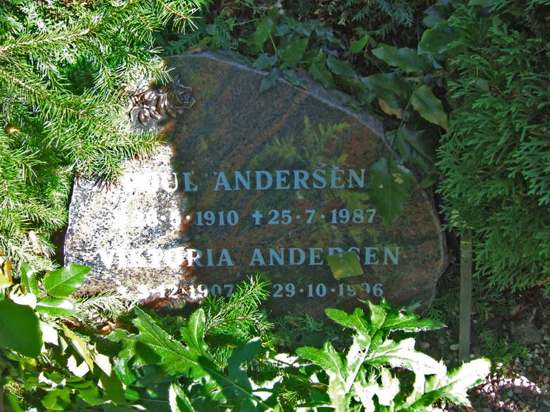 Billede af gravsten p&aring; Holmens Kirkeg&aring;rd