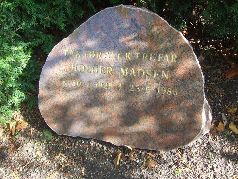 Billede af gravsten p&aring; Holmens Kirkeg&aring;rd