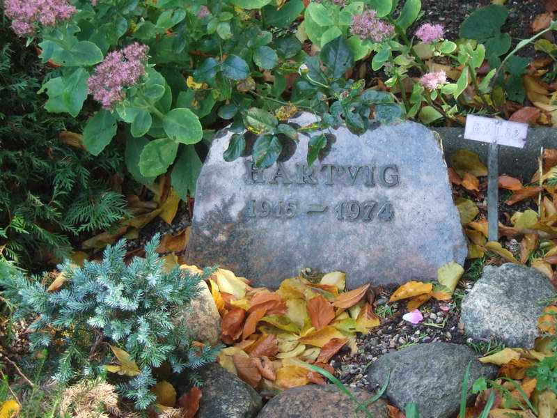 Billede af gravsten p&aring; Holmens Kirkeg&aring;rd