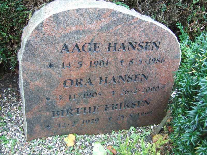 Billede af gravsten p&aring; Holmens Kirkeg&aring;rd