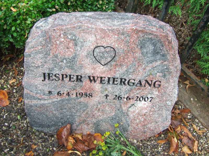 Billede af gravsten p&aring; Holmens Kirkeg&aring;rd