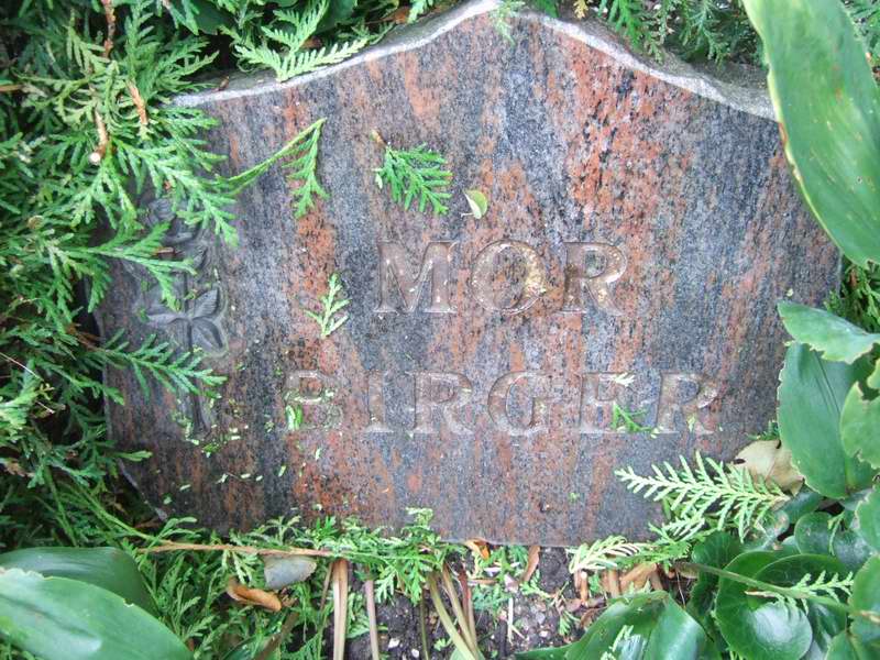 Billede af gravsten p&aring; Holmens Kirkeg&aring;rd