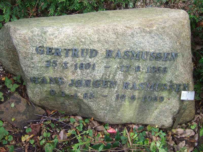 Billede af gravsten p&aring; Holmens Kirkeg&aring;rd
