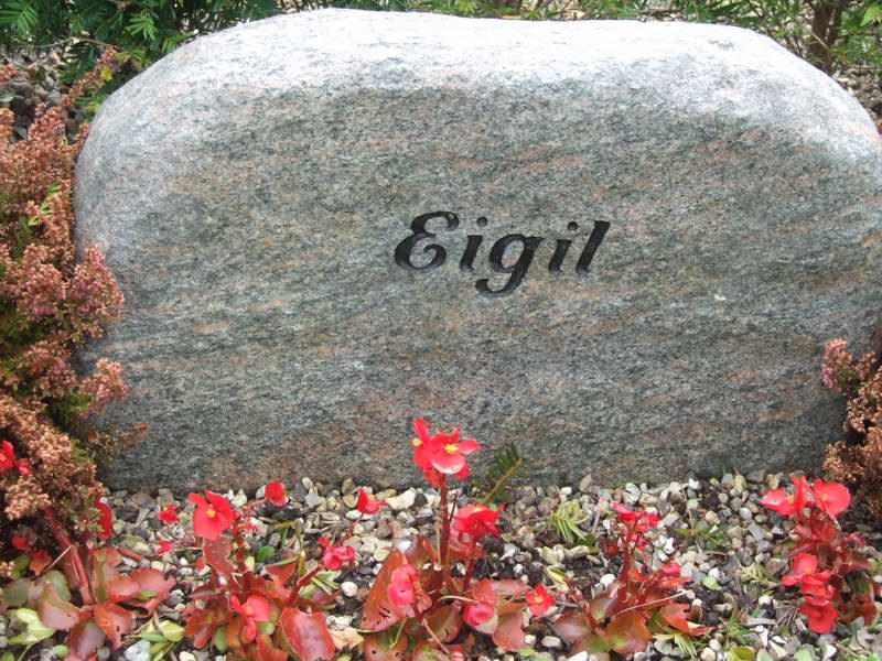Billede af gravsten p&aring; Holmens Kirkeg&aring;rd