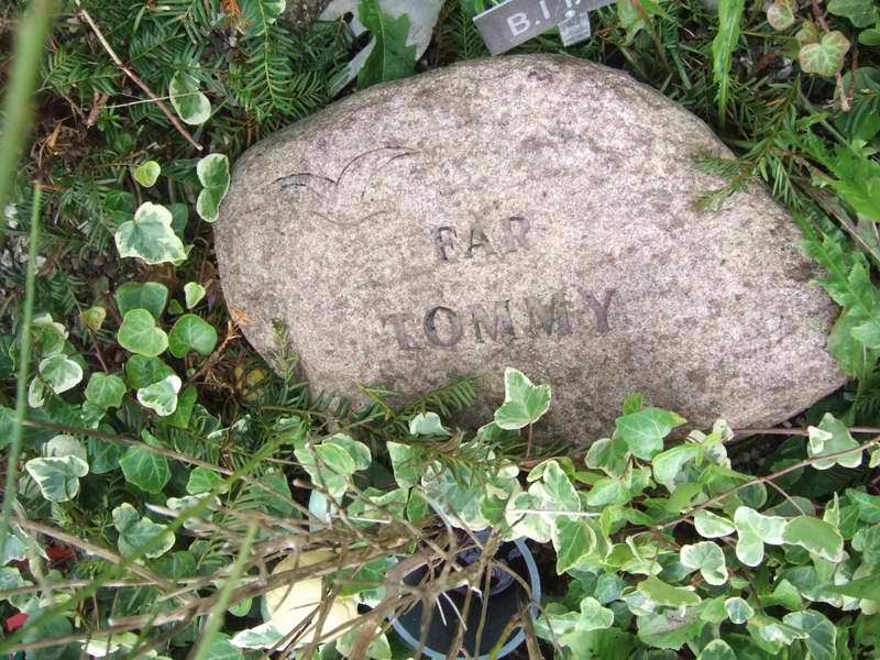 Billede af gravsten p&aring; Holmens Kirkeg&aring;rd
