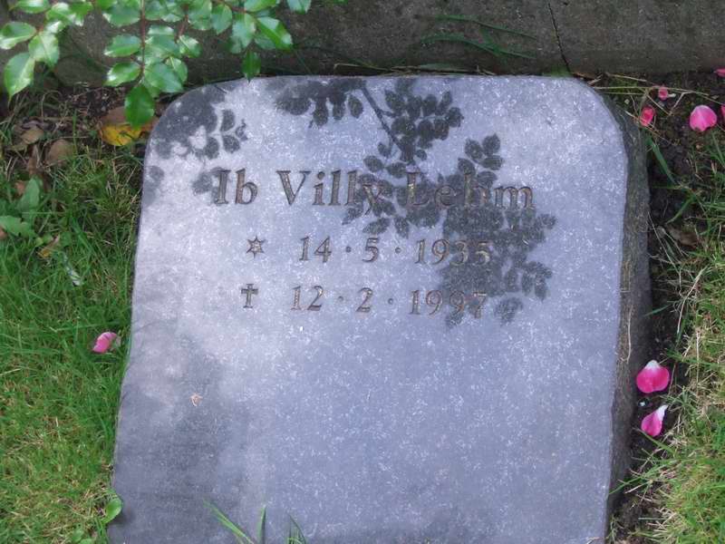 Billede af gravsten p&aring; Holmens Kirkeg&aring;rd