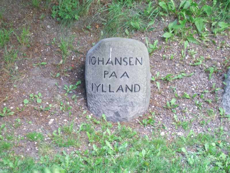 Billede af gravsten p&aring; Holmens Kirkeg&aring;rd