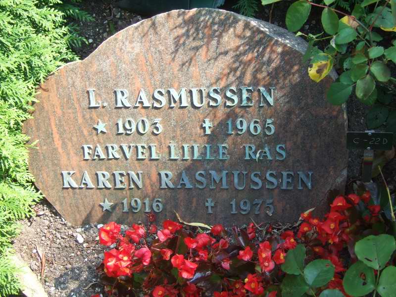 Billede af gravsten p&aring; Holmens Kirkeg&aring;rd