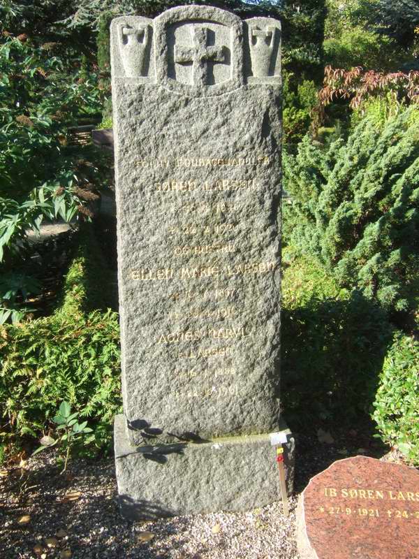 Billede af gravsten p&aring; Holmens Kirkeg&aring;rd