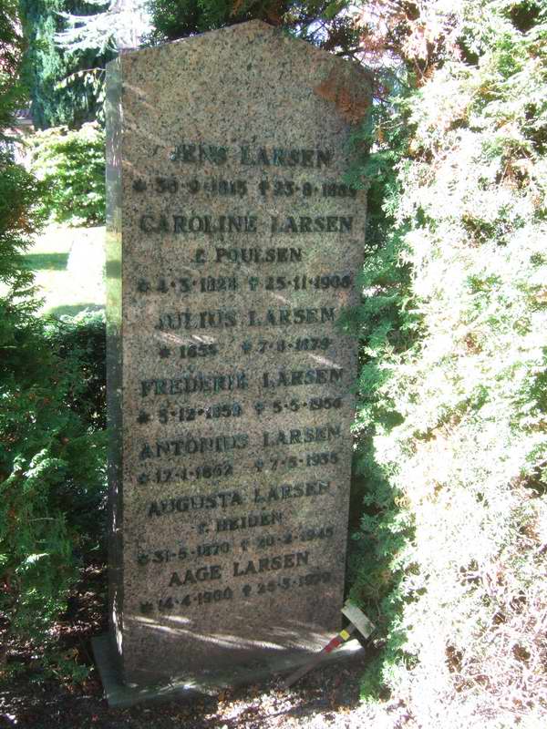 Billede af gravsten p&aring; Holmens Kirkeg&aring;rd
