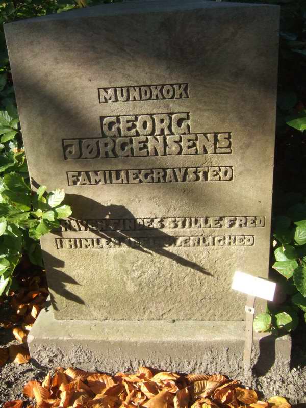 Billede af gravsten p&aring; Holmens Kirkeg&aring;rd