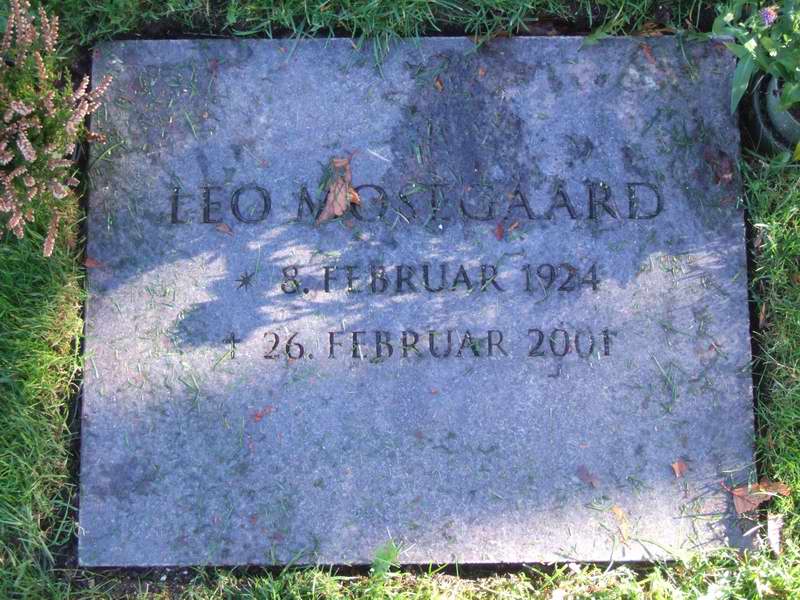 Billede af gravsten p&aring; Holmens Kirkeg&aring;rd