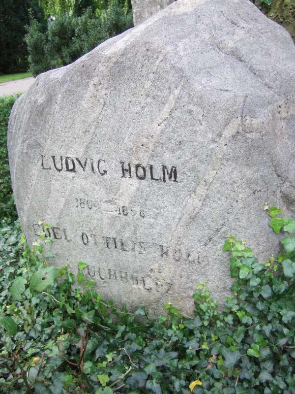Billede af gravsten p&aring; Holmens Kirkeg&aring;rd
