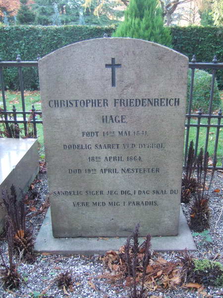 Billede af gravsten p&aring; Holmens Kirkeg&aring;rd