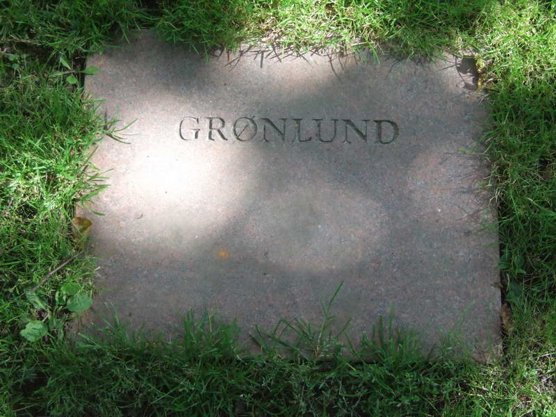 Billede af gravsten p&aring; Holmens Kirkeg&aring;rd