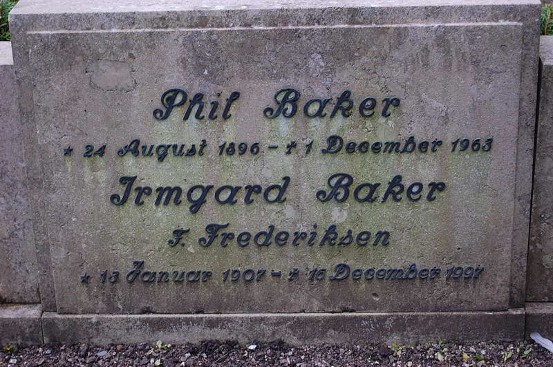 Billede af gravsten p&aring; Holmens Kirkeg&aring;rd