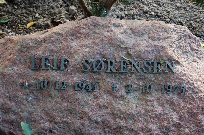 Billede af gravsten p&aring; Holmens Kirkeg&aring;rd