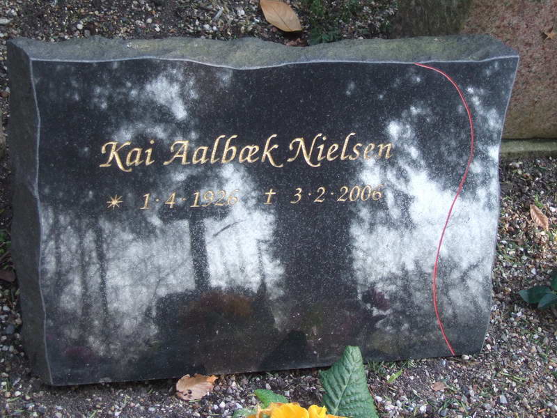 Billede af gravsten p&aring; Holmens Kirkeg&aring;rd