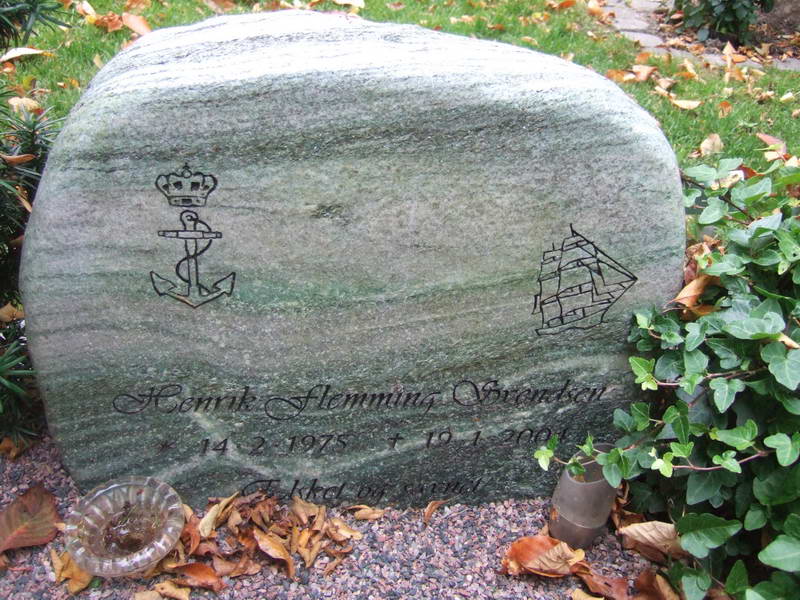 Billede af gravsten p&aring; Holmens Kirkeg&aring;rd