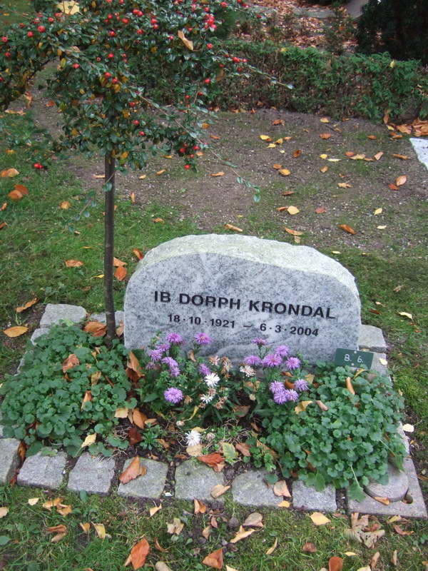Billede af gravsten p&aring; Holmens Kirkeg&aring;rd