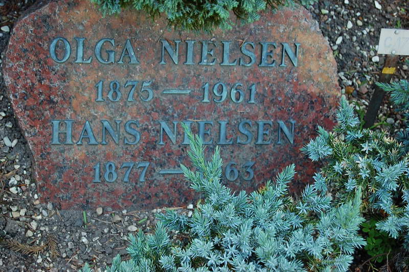 Billede af gravsten p&aring; Holmens Kirkeg&aring;rd