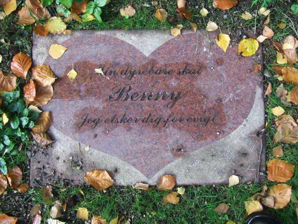 Billede af gravsten p&aring; Holmens Kirkeg&aring;rd