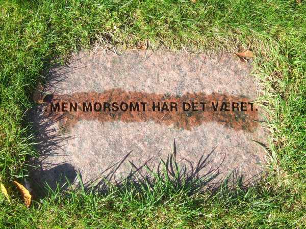 Billede af gravsten p&aring; Holmens Kirkeg&aring;rd