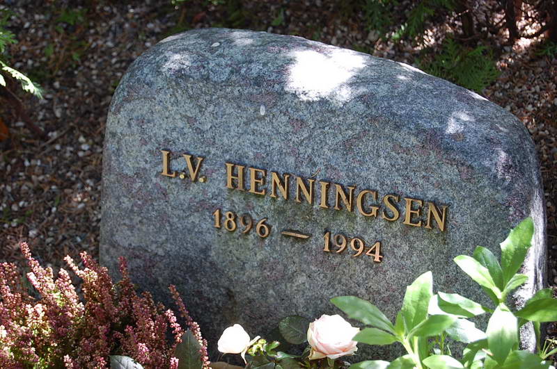 Billede af gravsten p&aring; Holmens Kirkeg&aring;rd