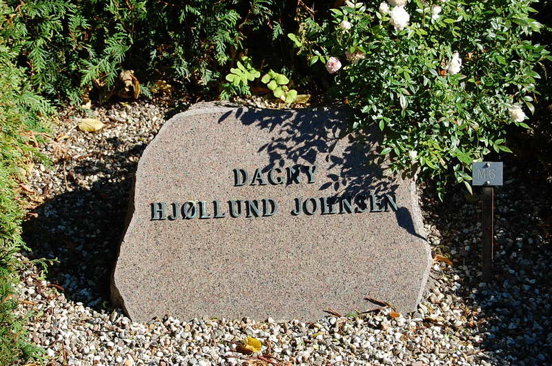Billede af gravsten p&aring; Holmens Kirkeg&aring;rd