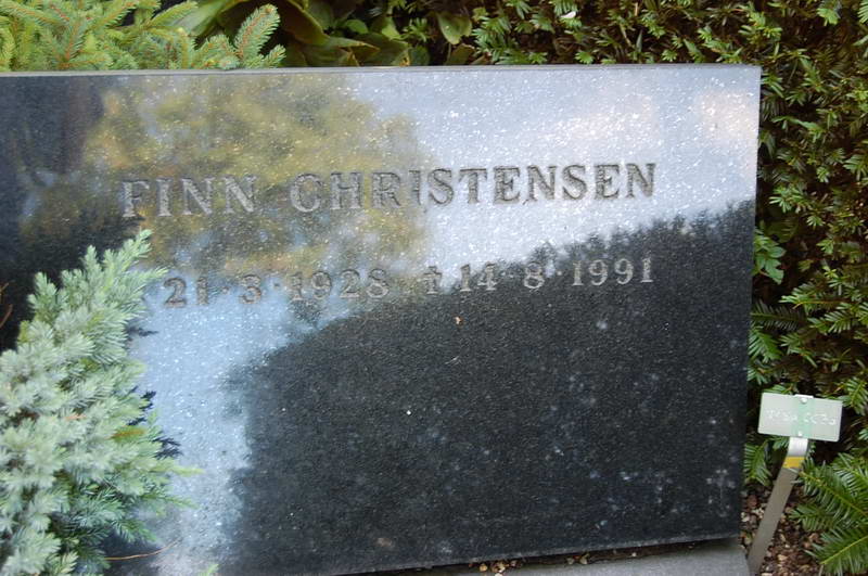 Billede af gravsten p&aring; Holmens Kirkeg&aring;rd