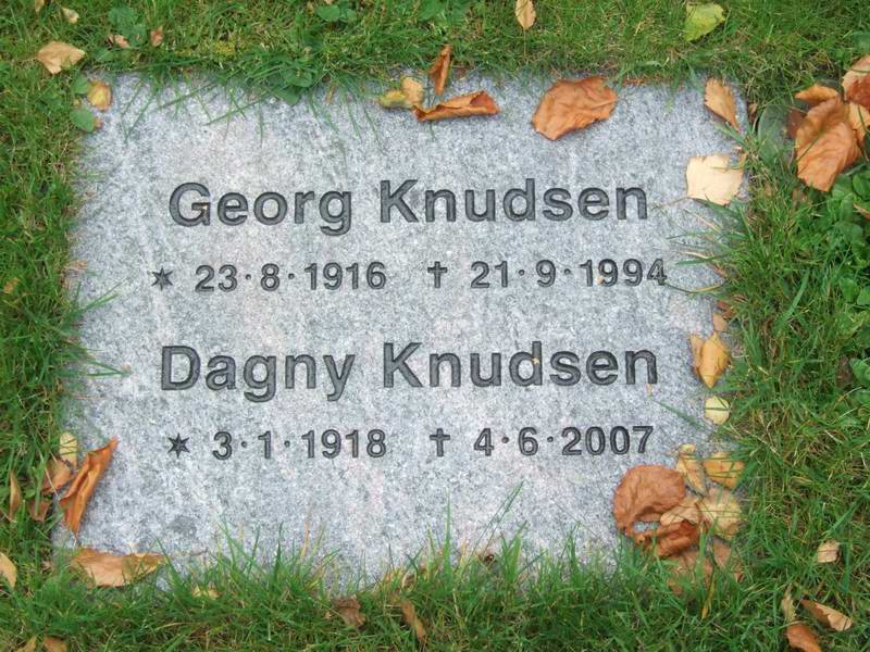 Billede af gravsten p&aring; Holmens Kirkeg&aring;rd