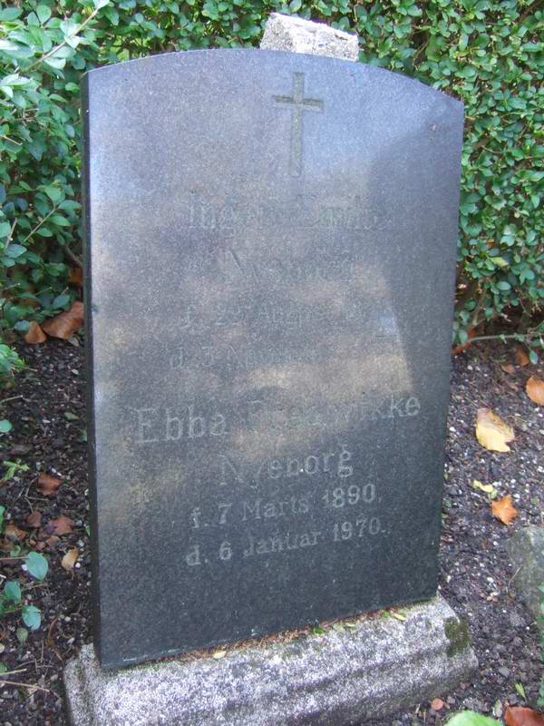 Billede af gravsten p&aring; Holmens Kirkeg&aring;rd