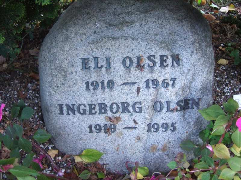 Billede af gravsten p&aring; Holmens Kirkeg&aring;rd