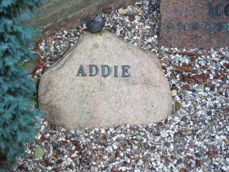 Billede af gravsten på Holmens Kirkegård