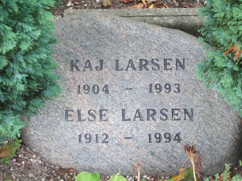 Billede af gravsten på Holmens Kirkegård