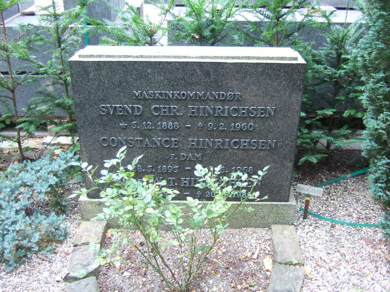 Billede af gravsten på Holmens Kirkegård