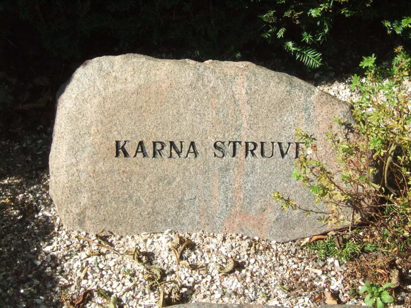 Billede af gravsten på Holmens Kirkegård