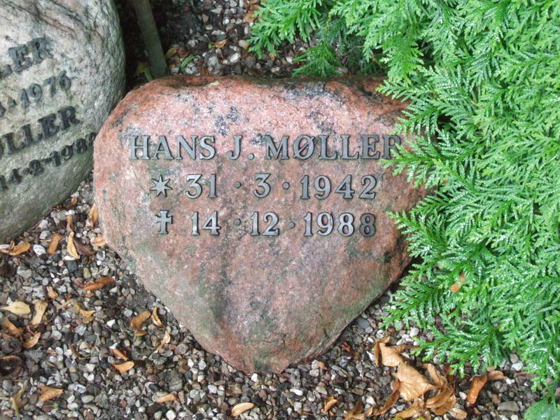 Billede af gravsten på Holmens Kirkegård