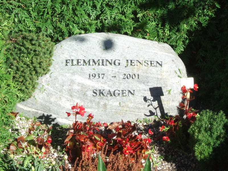 Billede af gravsten på Holmens Kirkegård