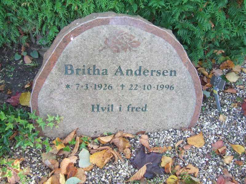 Billede af gravsten på Holmens Kirkegård