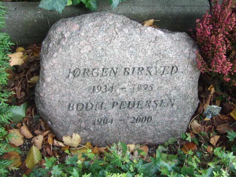 Billede af gravsten på Holmens Kirkegård