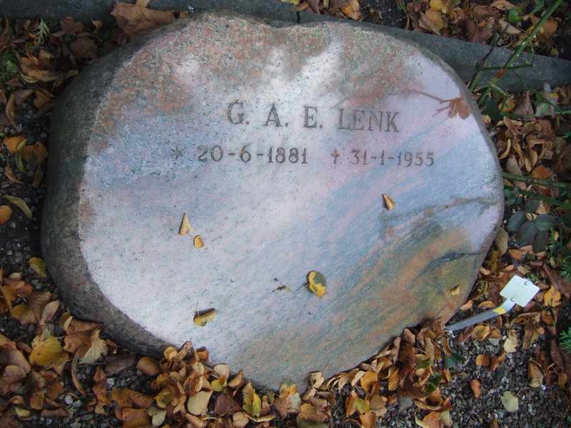 Billede af gravsten på Holmens Kirkegård