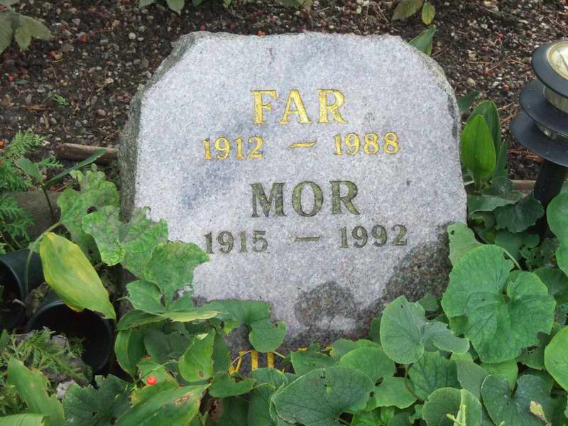 Billede af gravsten på Holmens Kirkegård