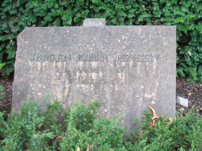 Billede af gravsten på Holmens Kirkegård