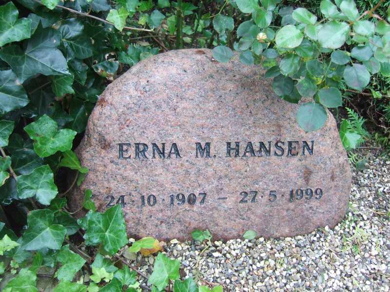 Billede af gravsten på Holmens Kirkegård